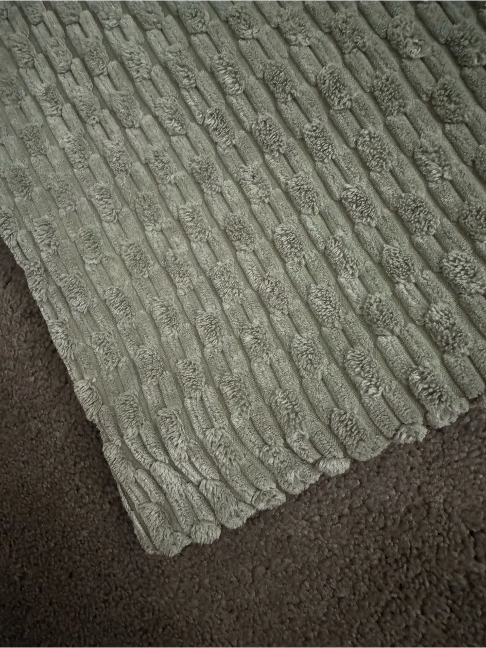 Soft Textured Sage Green Bath Throw - Unbranded